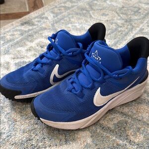 Nike Star Runner Blue and White Sneakers